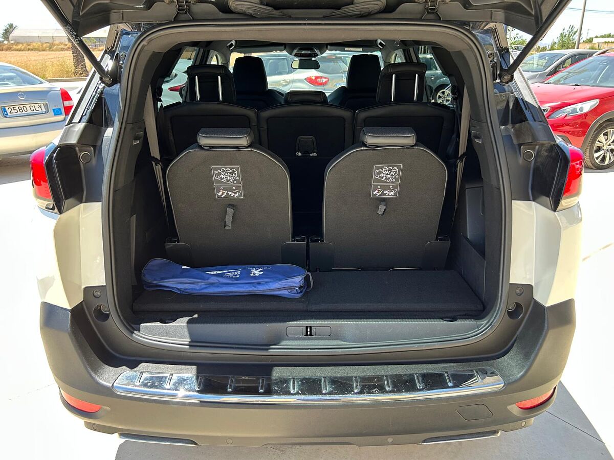 PEUGEOT 5008 GT LINE 1.5 BLUE HDI AUTO SPANISH LHD IN SPAIN 80K 7 SEATS SUPERB 2019